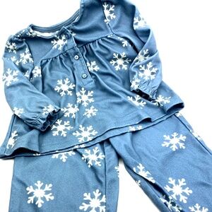 Baby Pajama Set Size 12m Girls Carter's Matching 2pc Set Snow Flakes Sleepwear